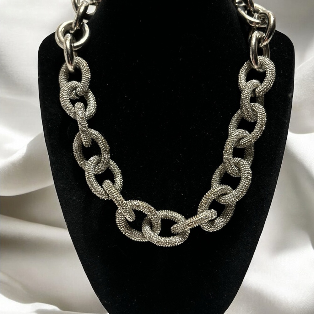 🌻Banana Republic Silver Tone Chunky Link Toggle Necklace